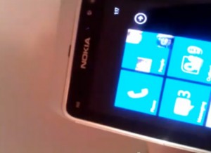 Видео смартфона Nokia N8, работающего на Windows Phone 7