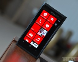 Обзор Nokia Lumia 800