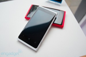 Белый вариант Nokia Lumia 800