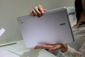 Планшет Acer Iconia W700