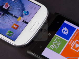 Samsung Galaxy S III vs Nokia Lumia 900 Samsung Galaxy S III vs Nokia Lumia 900