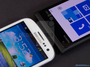 Samsung Galaxy S III vs Nokia Lumia 900 Samsung Galaxy S III vs Nokia Lumia 900