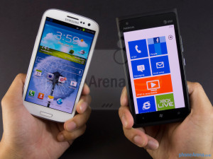 Samsung Galaxy S III vs Nokia Lumia 900 Samsung Galaxy S III vs Nokia Lumia 900