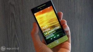 HTC 8S