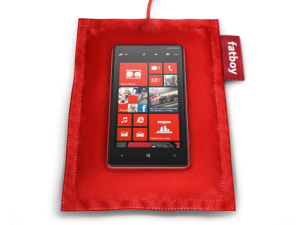 Nokia Lumia 820 с подушкой Fatboy