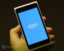 Демонстрация работы Skype на Windows Phone 8
