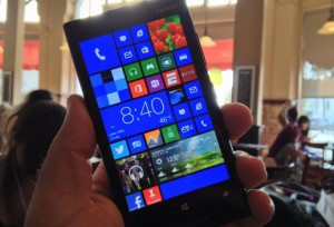 Смартфон Nokia Lumia 920 с дополнительным столбиком плиток