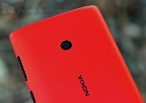 Nokia Lumia 520 - верхняя часть задней панели с камерой Nokia Lumia 520 - верхняя часть задней панели с камерой