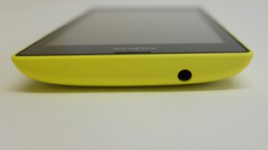 Nokia Lumia 520: верхняя грань с разъемом для наушников