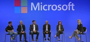 Глава подразделения операционных систем Microsoft Терри Майерсон - третий слева