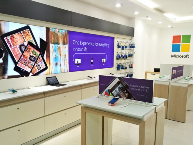 Розничные магазины Nokia по всему миру переходят на работу с продукцией Microsoft