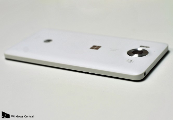 Lumia-950-side-flat-white