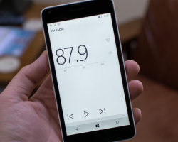 В новой сборке Windows 10 Mobile исчезло FM-радио