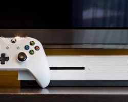 Стартовал предзаказ новой консоли Xbox One X