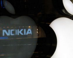 Компания Apple перестала продавать устройства Nokia